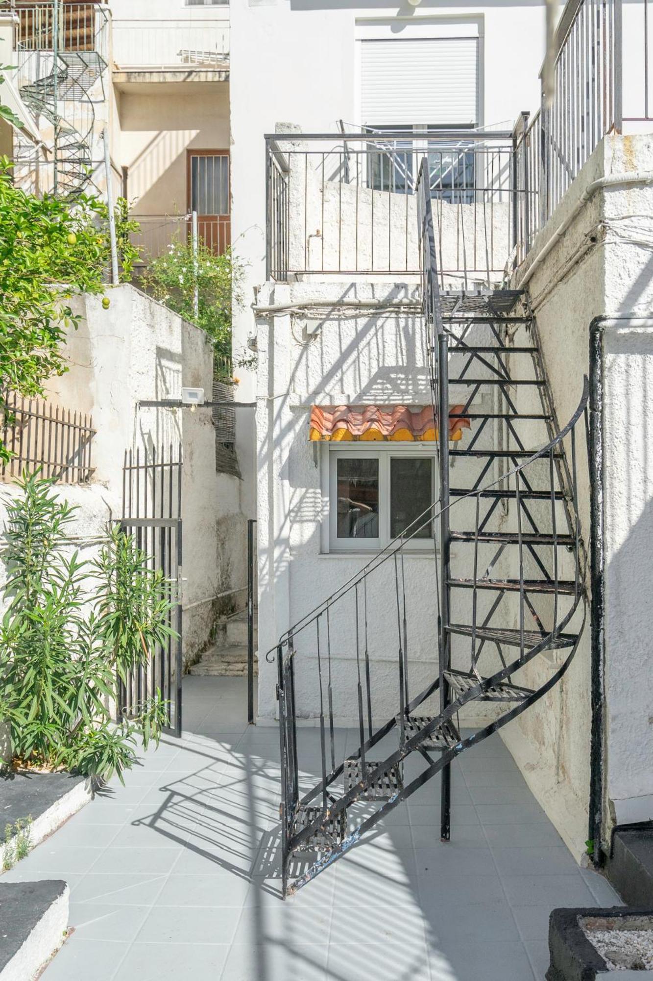 Detached House 1Km From Acropolis Filopappou Villa Athena Bagian luar foto